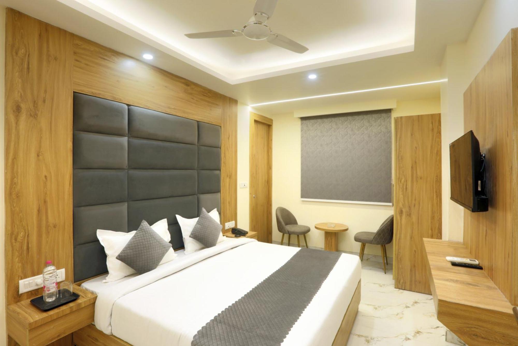 Hotel Luxe Manor Near Delhi Airport Nueva Delhi Exterior foto