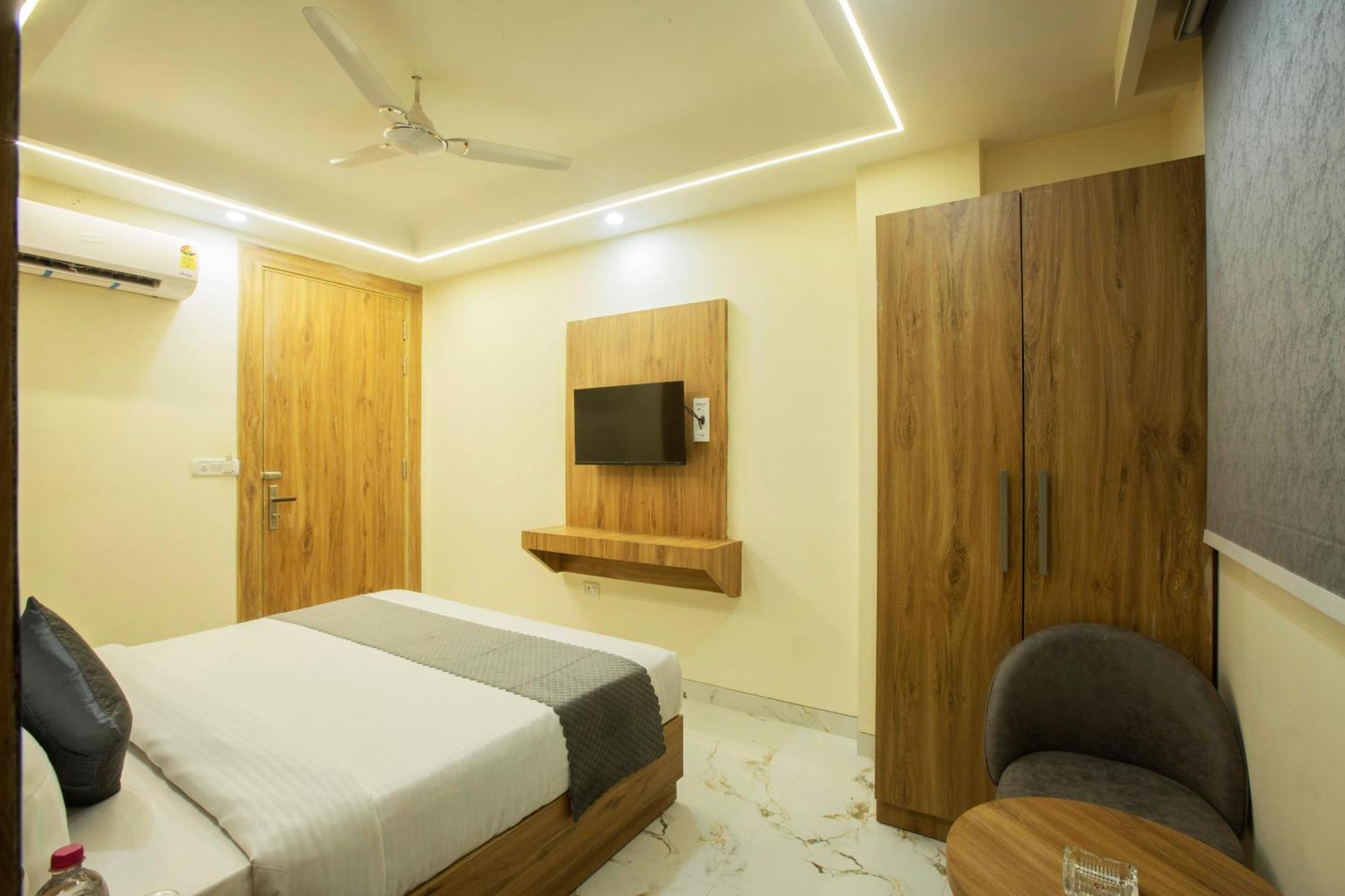 Hotel Luxe Manor Near Delhi Airport Nueva Delhi Exterior foto