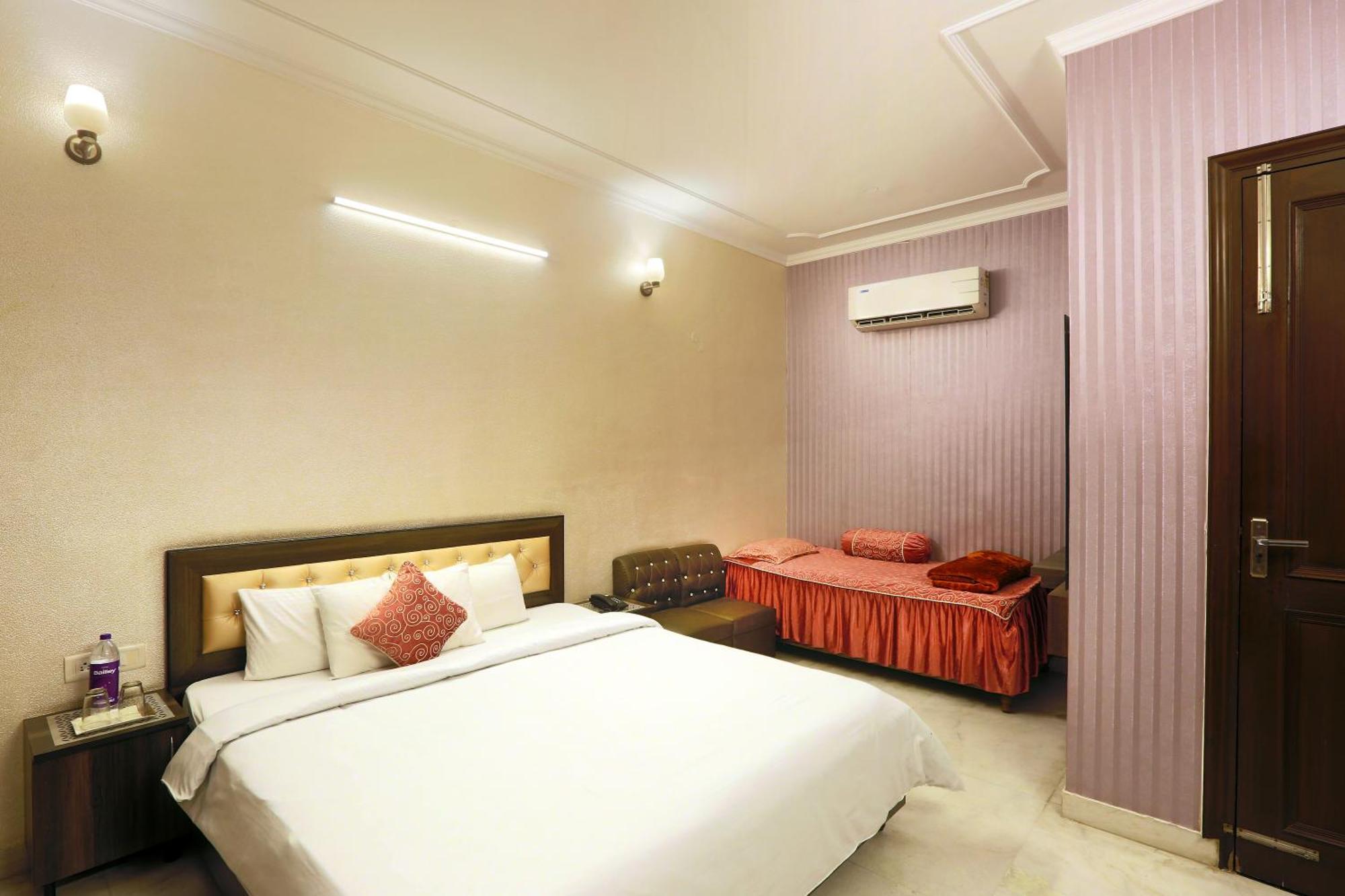 Hotel Luxe Manor Near Delhi Airport Nueva Delhi Exterior foto