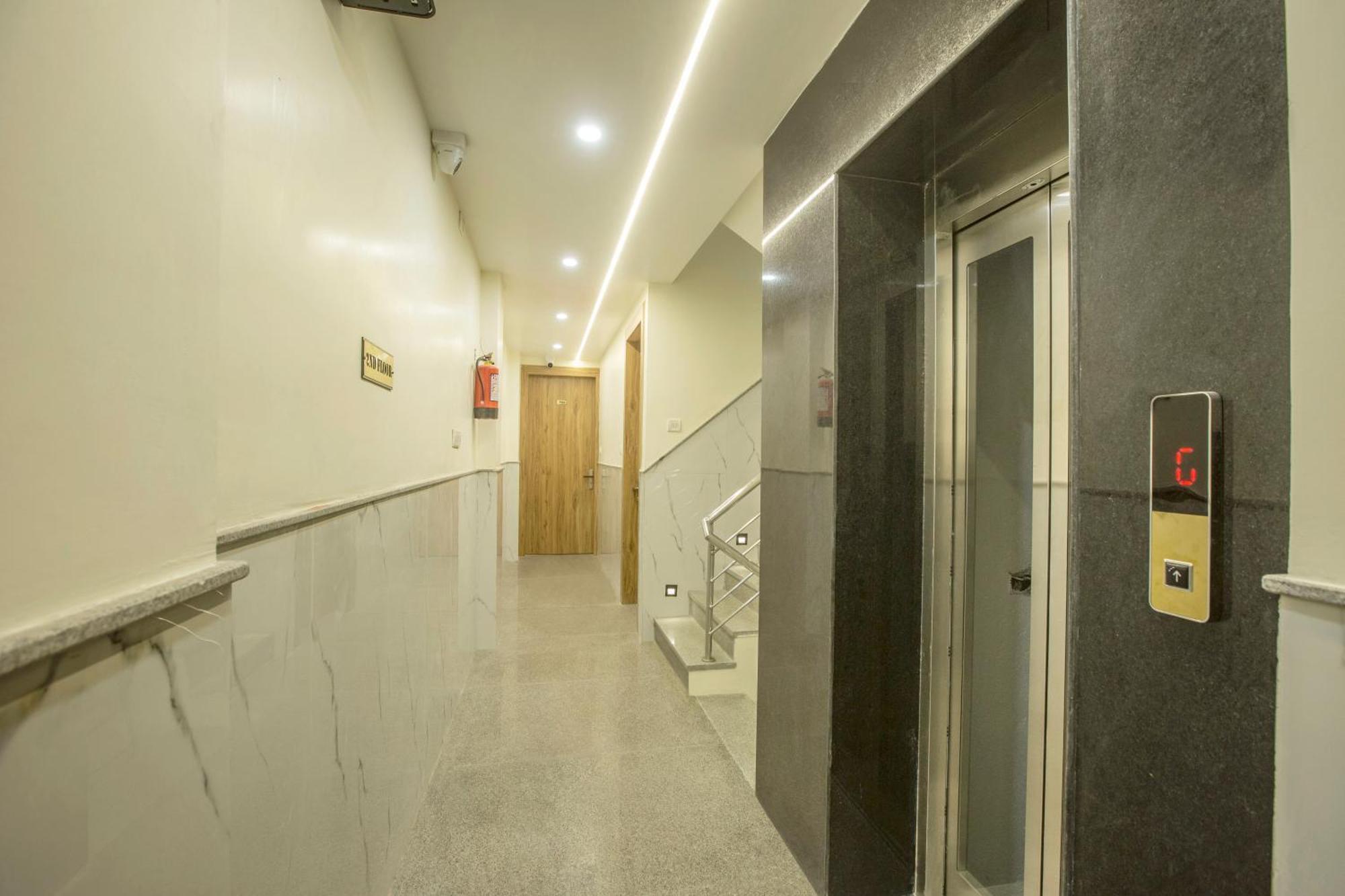 Hotel Luxe Manor Near Delhi Airport Nueva Delhi Exterior foto